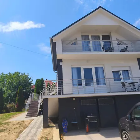 아파트 Gyoengyvirag Apartmanhaz 잘라카로쉬