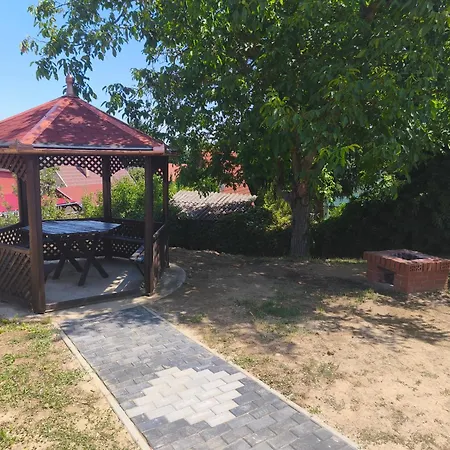 아파트 Gyoengyvirag Apartmanhaz 잘라카로쉬