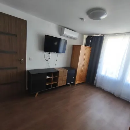 아파트 Gyoengyvirag Apartmanhaz *