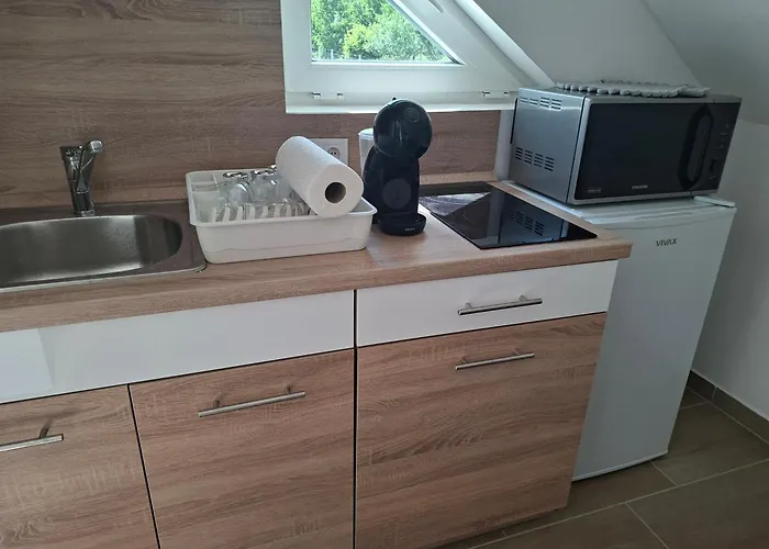 Gyoengyvirag Apartmanhaz 公寓