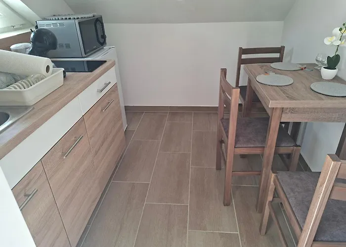 דירה Gyoengyvirag Apartmanhaz *