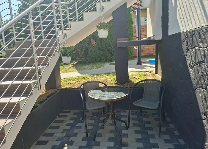 Gyoengyvirag Apartmanhaz דירה *