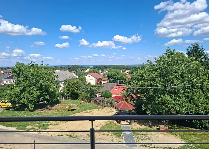 Gyoengyvirag Apartmanhaz *