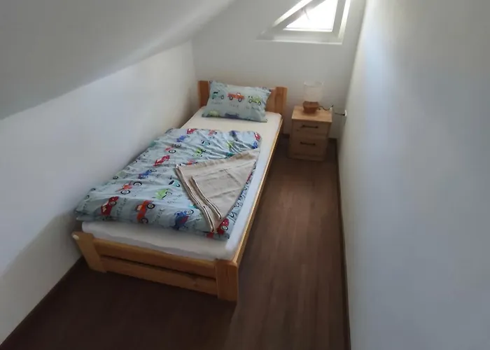 Gyoengyvirag Apartmanhaz 公寓 佐洛卡罗斯
