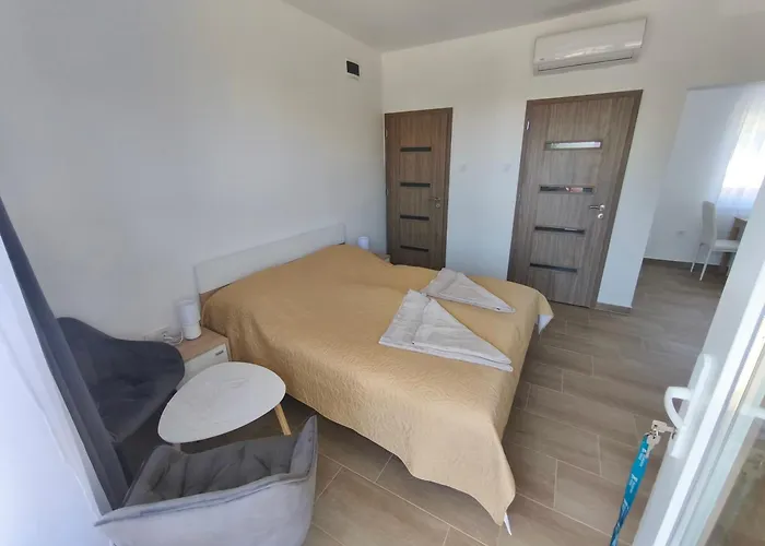 Gyoengyvirag Apartmanhaz * זלקרוס