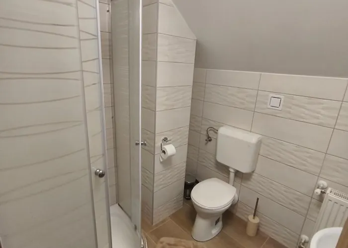 Gyoengyvirag Apartmanhaz זלקרוס