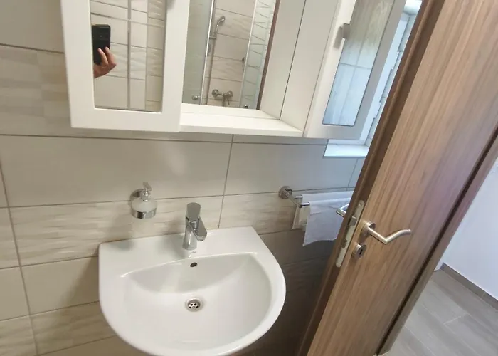 Gyoengyvirag Apartmanhaz * זלקרוס