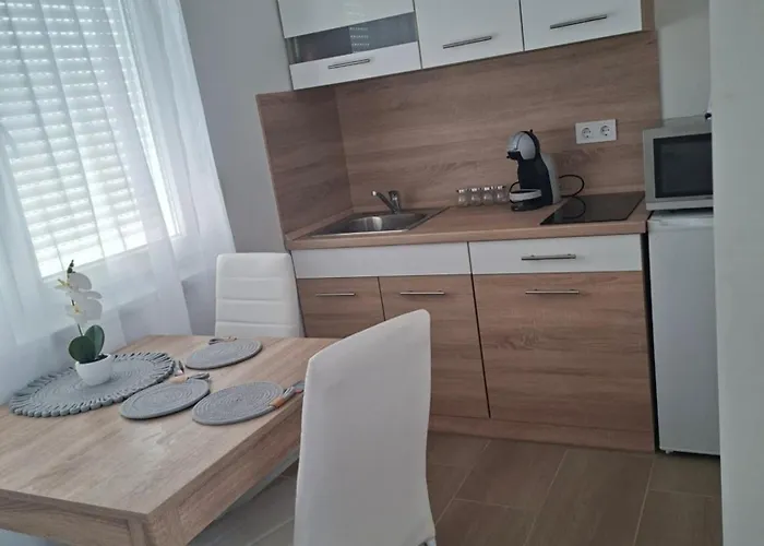 公寓 Gyoengyvirag Apartmanhaz 佐洛卡罗斯
