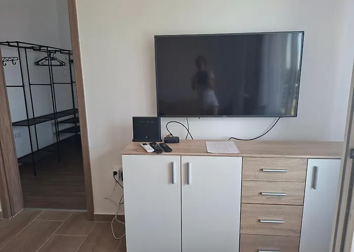 Gyoengyvirag Apartmanhaz * זלקרוס