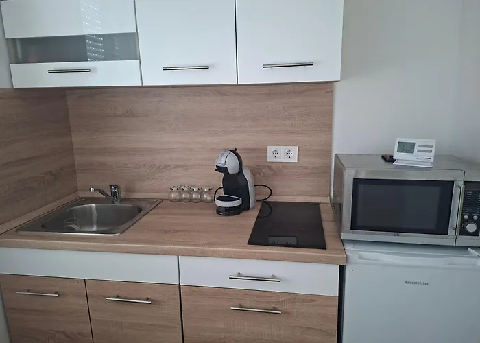 Gyoengyvirag Apartmanhaz *